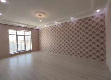 Saray qesebesinde yolun kenarinda 70kv.m 2 sota ev satılır