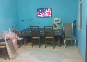 Ramani gulculuk 1,5 sotda 100 kvm.3 otaqli seliqeli ev