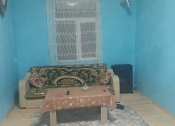 Ramani gulculuk 1,5 sotda 100 kvm.3 otaqli seliqeli ev