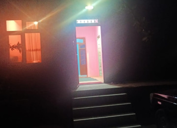 Ramani gulculuk 1,5 sotda 100 kvm.3 otaqli seliqeli ev