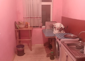 Ramani gulculuk 1,5 sotda 100 kvm.3 otaqli seliqeli ev