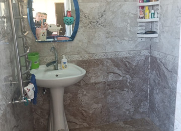 Ramani gulculuk marsrutdan 40 metr arali 2 sotda 130 kvm.4