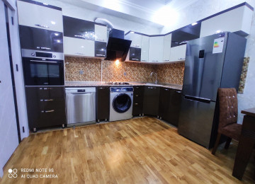 Qara Qarayev metrosuna yaxin . Kristal Apsheron Xezer