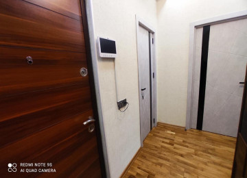 Qara Qarayev metrosuna yaxin . Kristal Apsheron Xezer