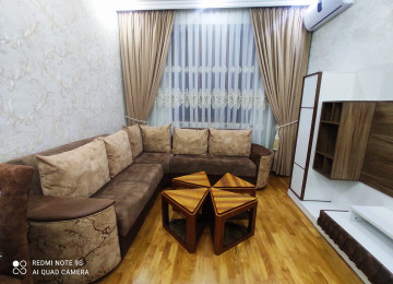 Qara Qarayev metrosuna yaxin . Kristal Apsheron Xezer