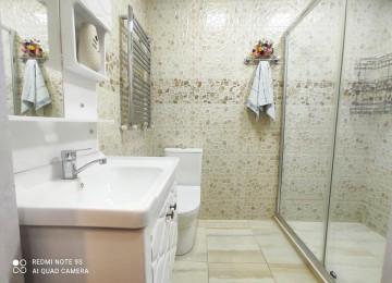 Qara Qarayev metrosuna yaxin . Kristal Apsheron Xezer