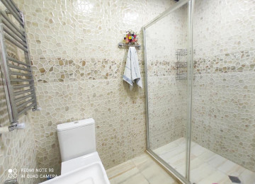 Qara Qarayev metrosuna yaxin . Kristal Apsheron Xezer