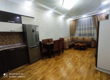 Qara Qarayev metrosuna yaxin . Kristal Apsheron Xezer