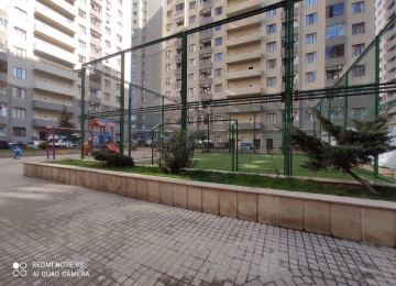 Qara Qarayev metrosuna yaxin . Kristal Apsheron Xezer