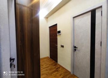 Qara Qarayev metrosuna yaxin . Kristal Apsheron Xezer