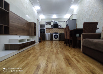 Qara Qarayev metrosuna yaxin . Kristal Apsheron Xezer