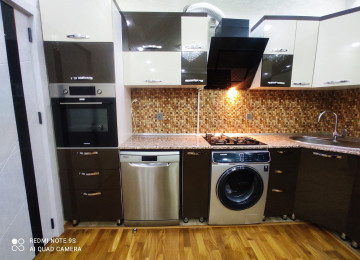 Qara Qarayev metrosuna yaxin . Kristal Apsheron Xezer