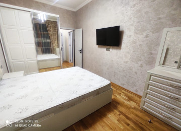 Qara Qarayev metrosuna yaxin . Kristal Apsheron Xezer