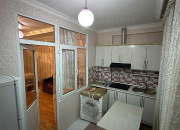 Xlrdalan kohne bazarln Yanl 76kv 3 otaq 16 Mertebeli