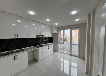 Xətai rayonu Qaçaq Nəbi küçəsində Əhmədli metrosunun 5-6