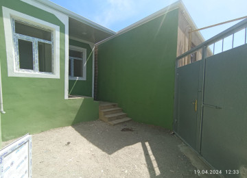 Xəzər rayonu Binə qəsəbəsi Ülvi şadlıq sarayının yaxınlığı