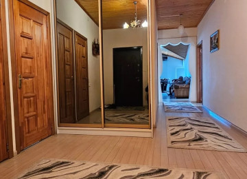 TƏCILI SATILIR....!!!! Nəsrədin Tusi küçəsnde 6/6