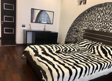 Xataide Chiraq Plazada 3 otaq icareye verilir