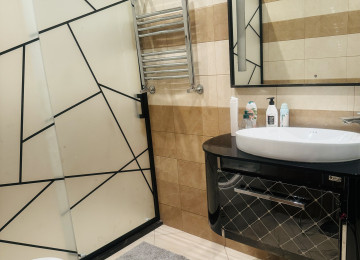 Xataide Chiraq Plazada 3 otaq icareye verilir