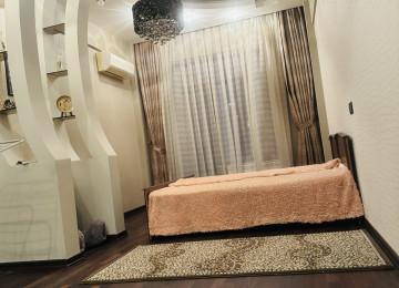 Xataide Chiraq Plazada 3 otaq icareye verilir