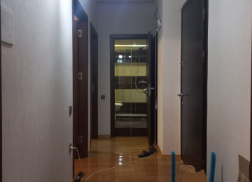 Xırdalan şəhərinin mərkəzində, qanuni 2 otaqlı 62 m2 sahəsi