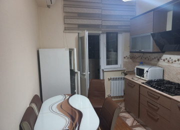 Xırdalan şəhərinin mərkəzində, qanuni 2 otaqlı 62 m2 sahəsi
