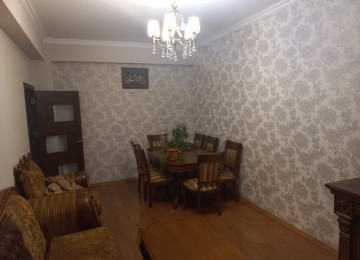 Xırdalan şəhərinin mərkəzində, qanuni 2 otaqlı 62 m2 sahəsi