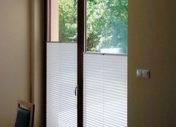 Şık və modern görünüşü baxımından digər pərdələrdən ayrılan