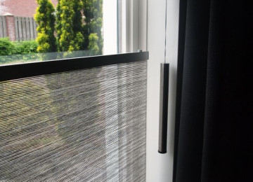 Şəkildəki stor pərdədir. Keyfiyyət təsadüfi deyildir.