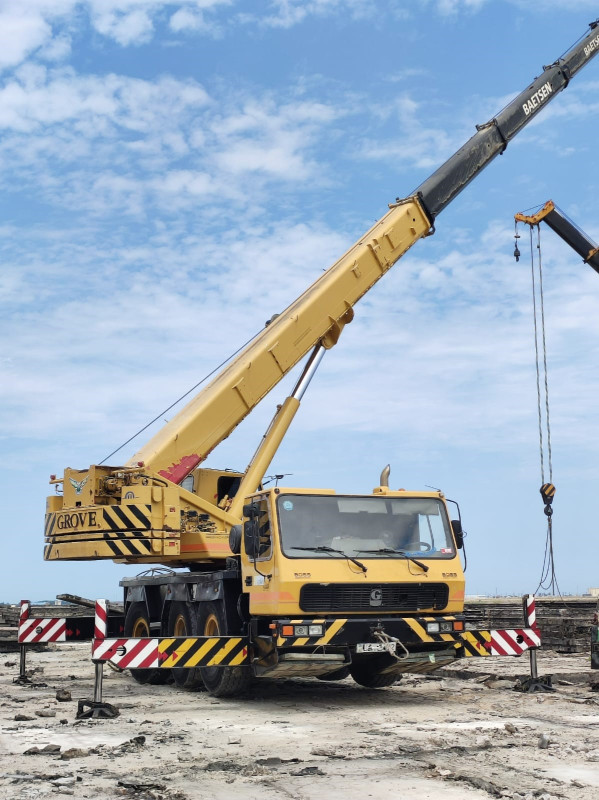 Avtokran kirayəsi Avtokran "GROVE GMK3050" 50 Tonluq. Oxun uzunluğu 39 m.