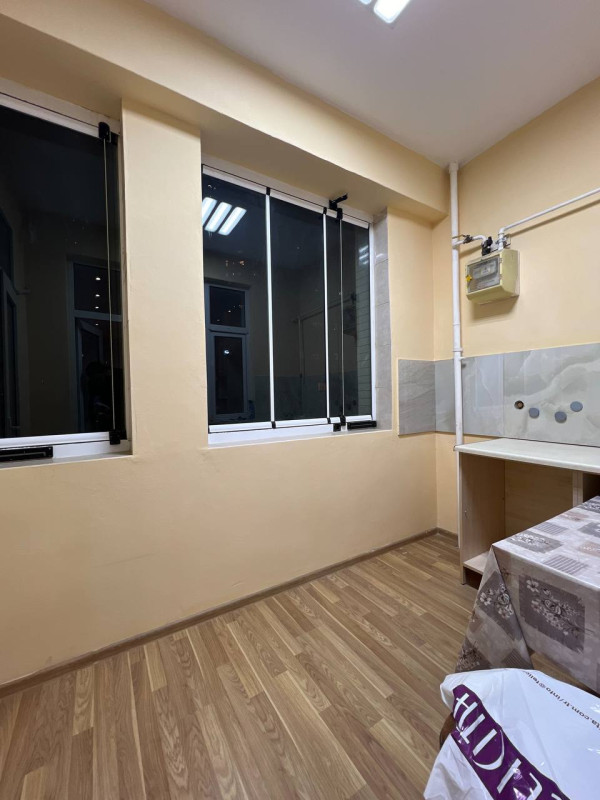 4-otaqlı yeni tikili, bakı şəhəri yasamal rayonu, 170 m² Elimlər Akademiyası met. 2-dəqiqəlik məsafədə yerləşən,