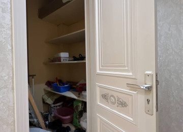 Elimlər Akademiyası met. 2-dəqiqəlik məsafədə yerləşən,