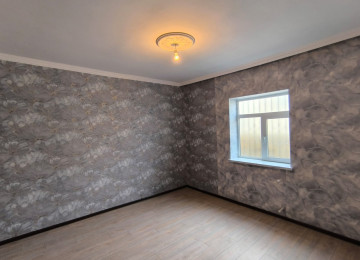 Biləcəridə DSK yolunda yolun tam kənarı 1.5 sotda 3 otaq,