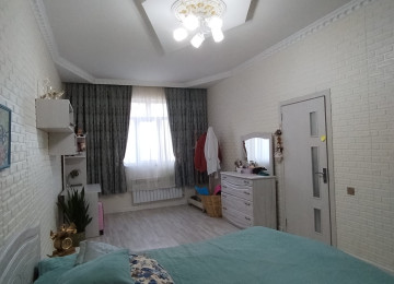 Biləcəridə Abidəyə yaxın tam mərkəzdə yola yaxın 1.5 sotda