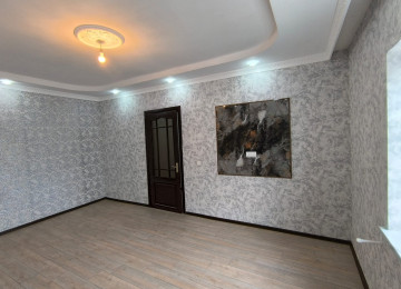 Biləcəridə DSK yolunda yolun tam kənarı 1.5 sotda 3 otaq,