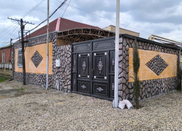 Biləcəridə DSK yolunda yolun tam kənarı 1.5 sotda 3 otaq,