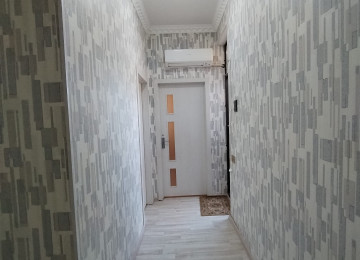 Biləcəridə Abidəyə yaxın tam mərkəzdə yola yaxın 1.5 sotda