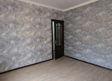 Biləcəridə DSK yolunda yolun tam kənarı 1.5 sotda 3 otaq,