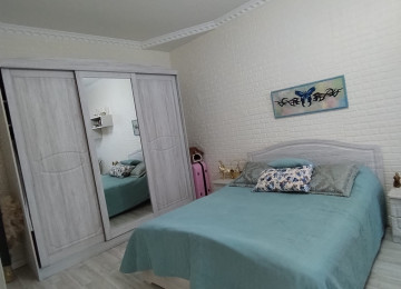 Biləcəridə Abidəyə yaxın tam mərkəzdə yola yaxın 1.5 sotda