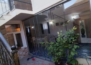 Biləcəridə Abidəyə yaxın tam mərkəzdə yola yaxın 1.5 sotda