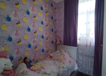 Biləcəridə Abidəyə yaxın tam mərkəzdə yola yaxın 1.5 sotda