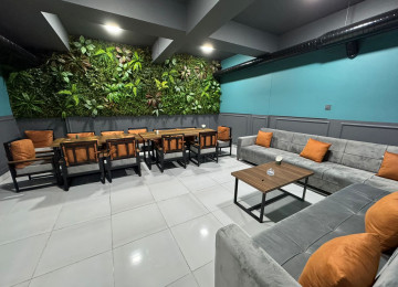 PUB Restoran satílír Full Avadanliqla ve Dizayn Interyerle