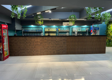 PUB Restoran satílír Full Avadanliqla ve Dizayn Interyerle