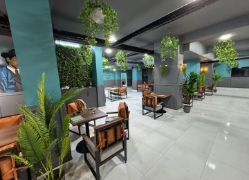 PUB Restoran satílír Full Avadanliqla ve Dizayn Interyerle