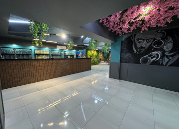 PUB Restoran satílír Full Avadanliqla ve Dizayn Interyerle