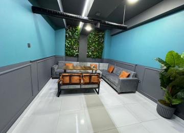 PUB Restoran satílír Full Avadanliqla ve Dizayn Interyerle