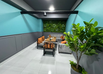 PUB Restoran satílír Full Avadanliqla ve Dizayn Interyerle