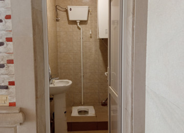 Saray baglarinda 6 sotun içində yeni tikilib təmir olunmuş