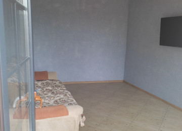 Saray baglarinda 6 sotun içində yeni tikilib təmir olunmuş