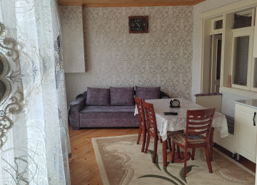 Saray baglarinda 6 sotun içində yeni tikilib təmir olunmuş